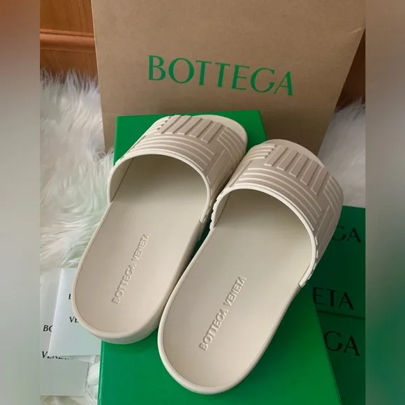 Spanking Brand New Bottega Veneta Summer Slides ❤️❤️ - Picture 12 of 13